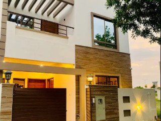 prime-location-125-sq-yards-luxury-villa-for-sale-bahria-town-karachi-03073151984