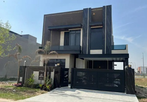 10-marla-luxurious-brand-new-house-for-sale-in-dha-phase-7-lahore-big-0